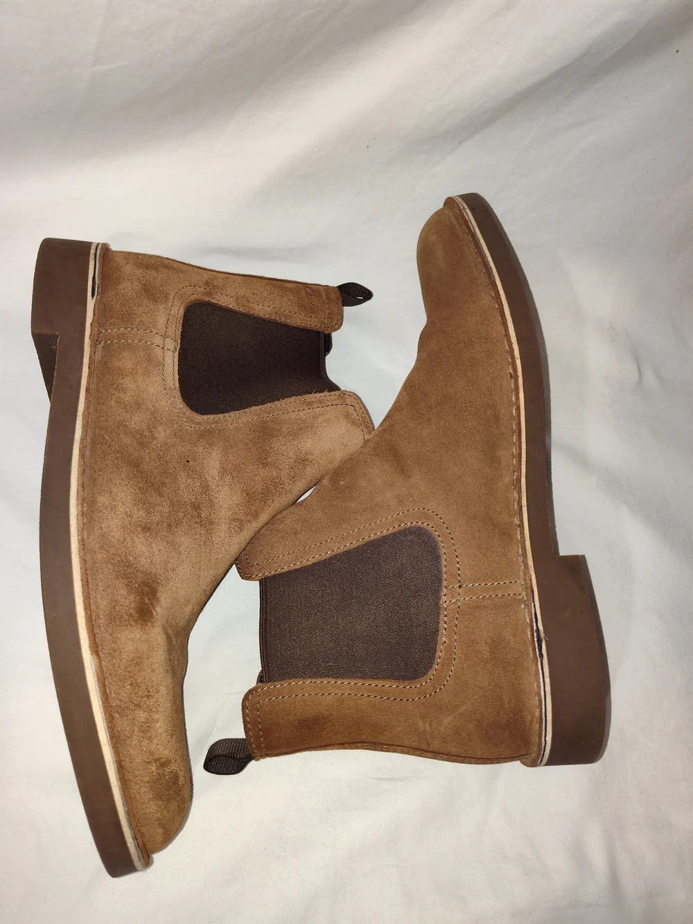 Clarks Men's Suede Chelsea Boots in Tan